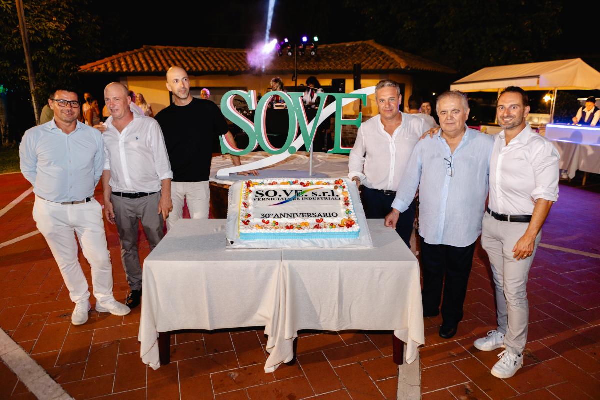 La cena per i 30 anni di SO.VE. s.r.l., con dipendenti e fornitori